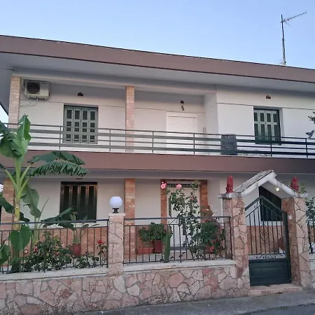 Amyclae Heritage House-traditional Stone With Modern Comforts * Esparta