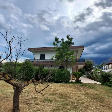 Сasa de vacaciones Amyclae Heritage House-traditional Stone With Modern Comforts